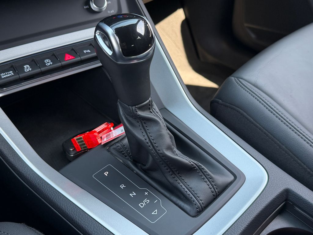 Thumbnail: 2021 Audi Q3 - 28