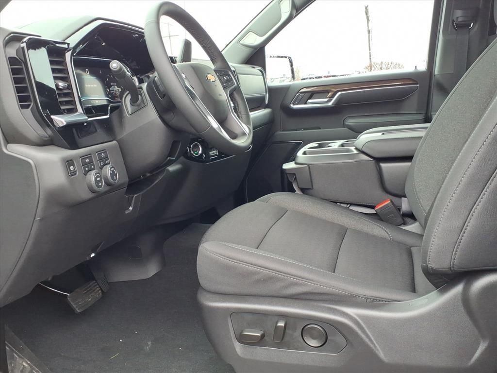 used 2025 Chevrolet Silverado 1500 car, priced at $41,901