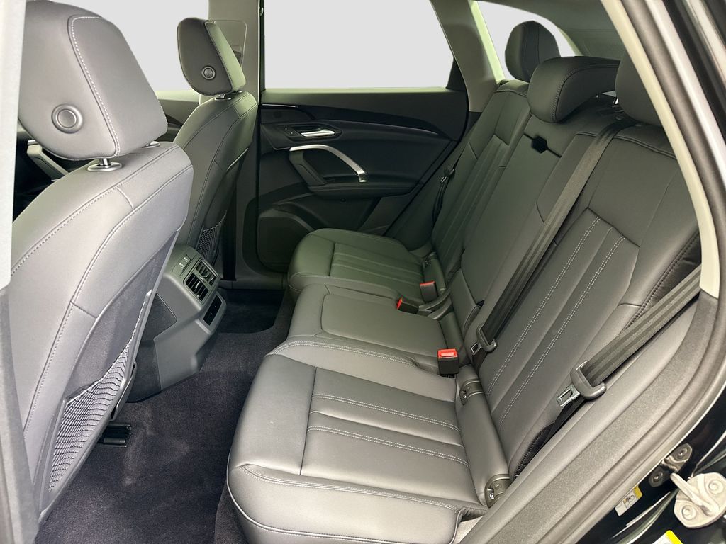 Thumbnail: 2025 Audi Q5 - 20