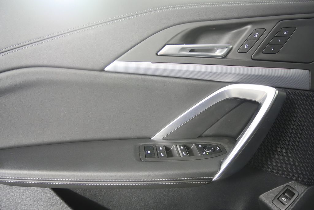 Thumbnail: 2025 BMW X1 - 9