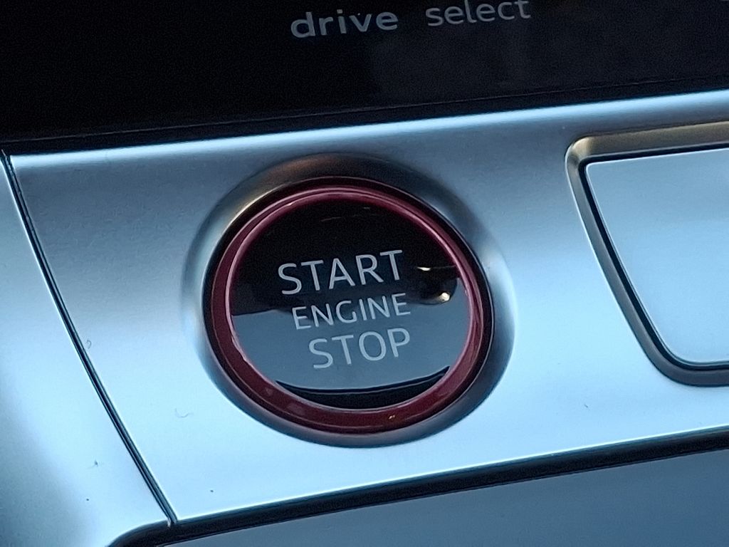 Thumbnail: 2023 Audi S6 - 25