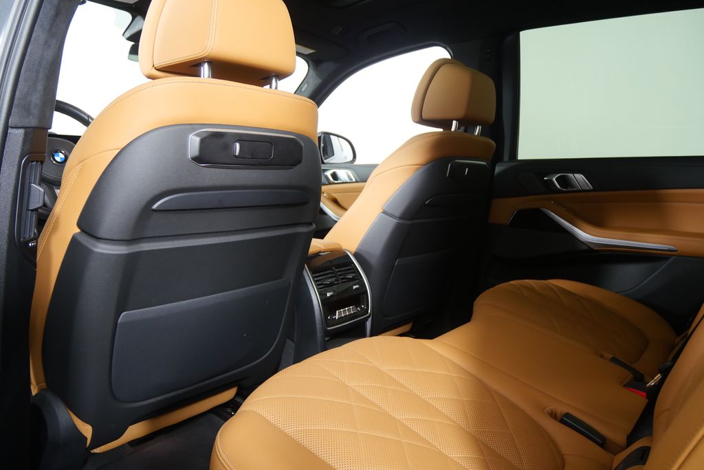Thumbnail: 2023 BMW X7 - 20