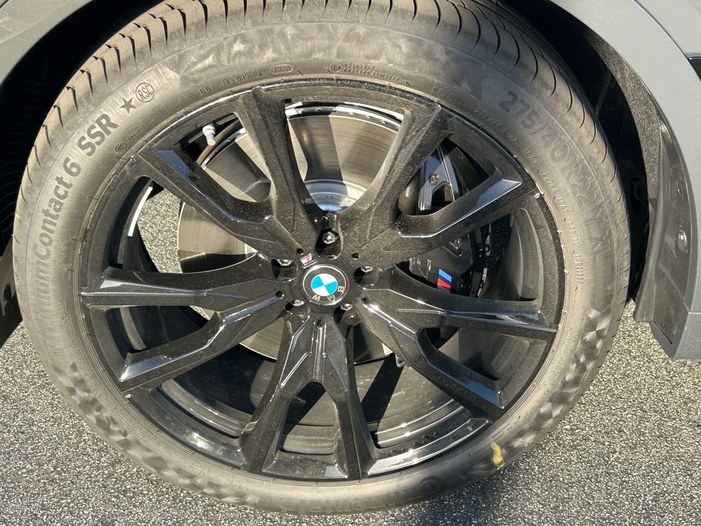 Thumbnail: 2027 BMW X7 - 9