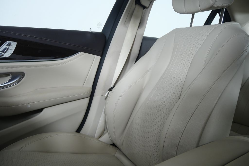 Thumbnail: 2017 Mercedes-Benz E-Class - 26