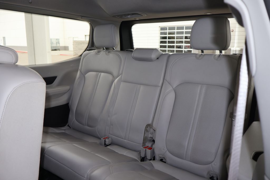 2022 Jeep Wagoneer Series III 25