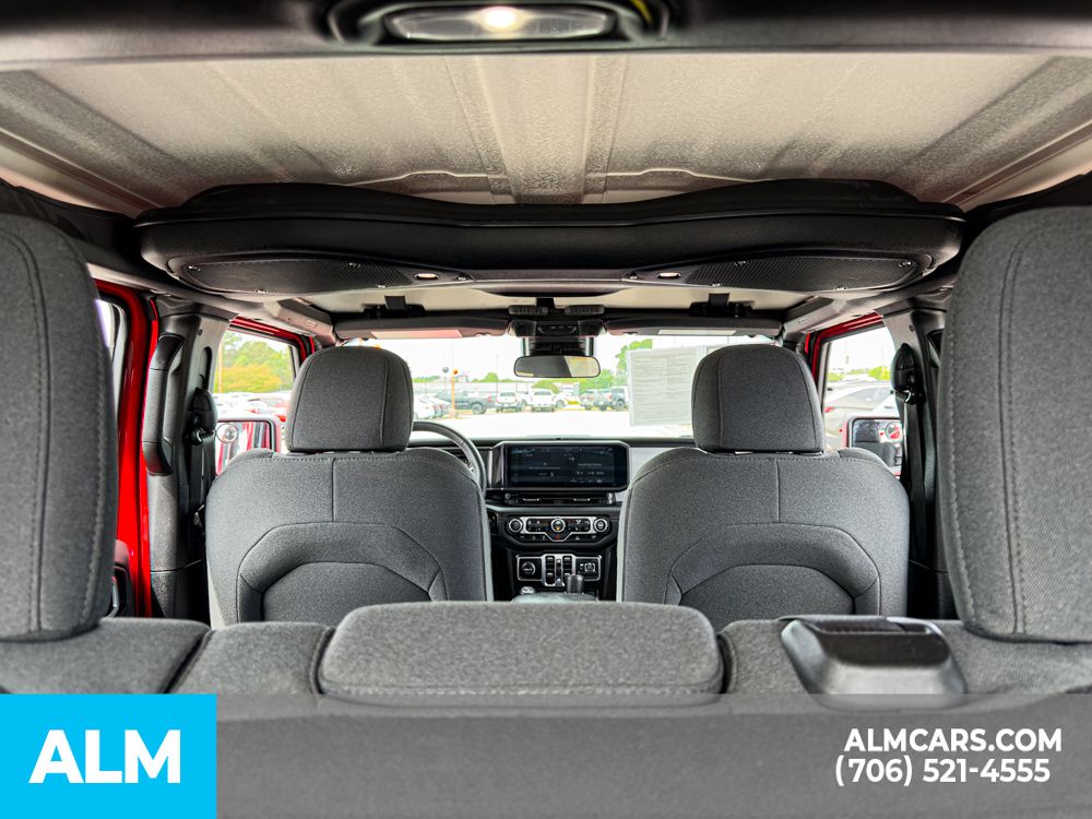 2025 Jeep Wrangler 4-Door Sahara - Photo 22