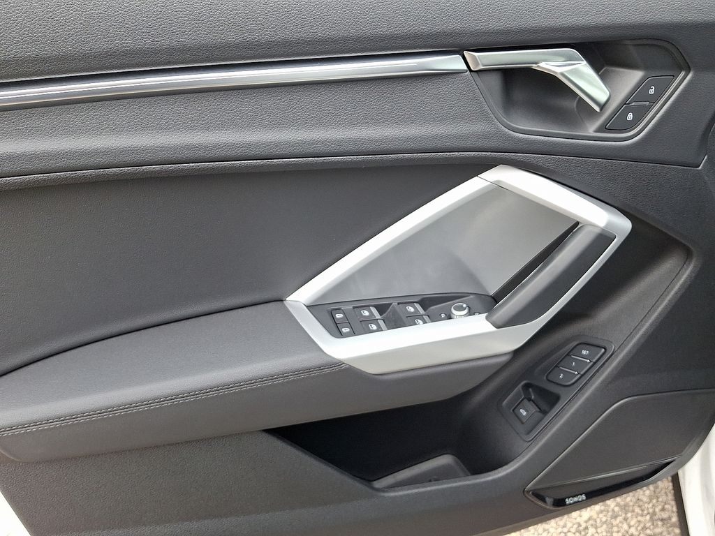 Thumbnail: 2025 Audi Q3 - 13