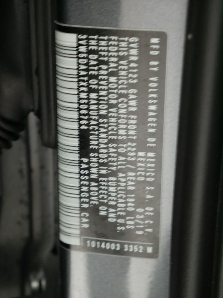 Thumbnail: 2019 Volkswagen Beetle - 21