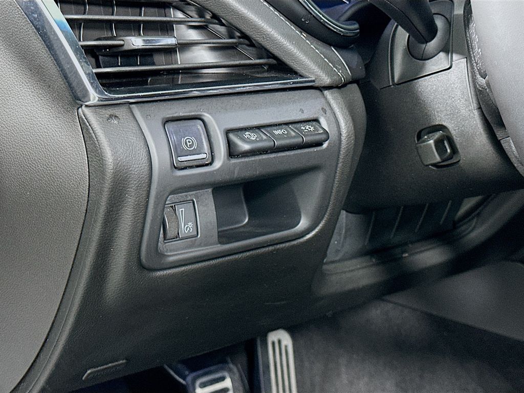 Thumbnail: 2023 Cadillac CT5 - 10