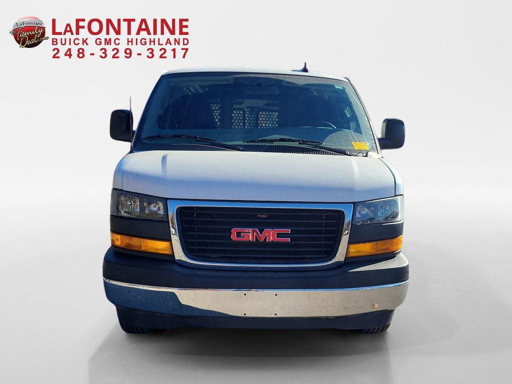 2022 GMC Savana 2500 Work Van 2