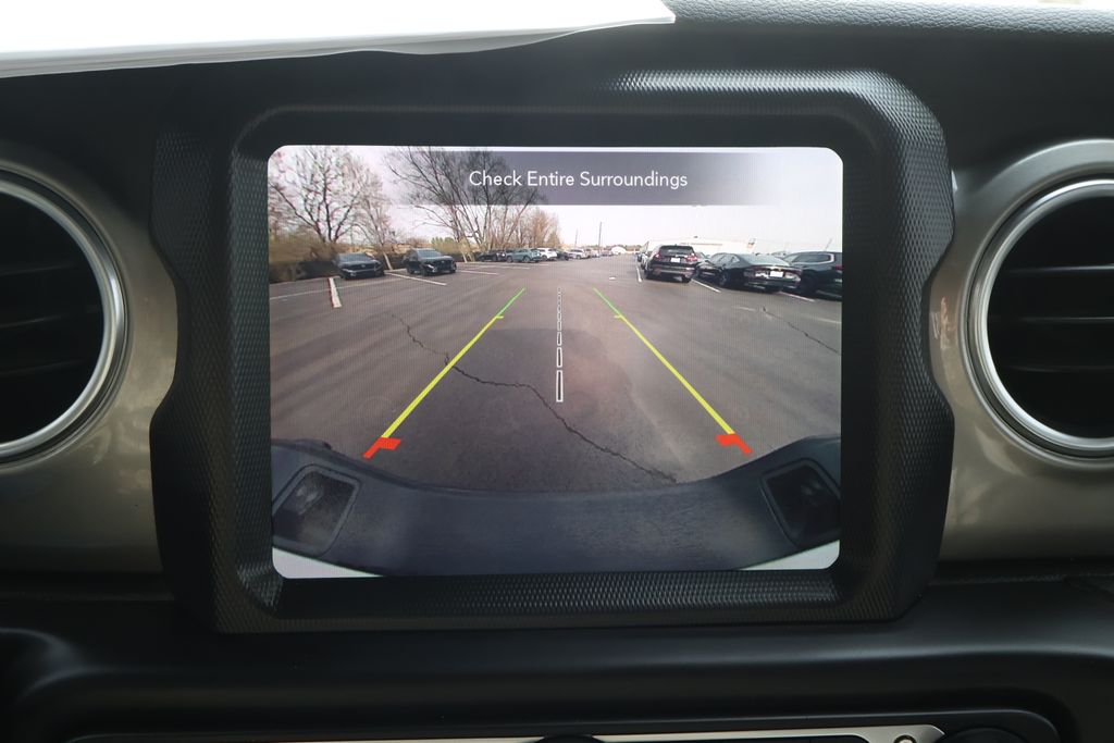 Thumbnail: 2020 Jeep Gladiator - 20