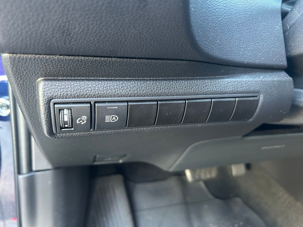 Thumbnail: 2024 Toyota Corolla - 17