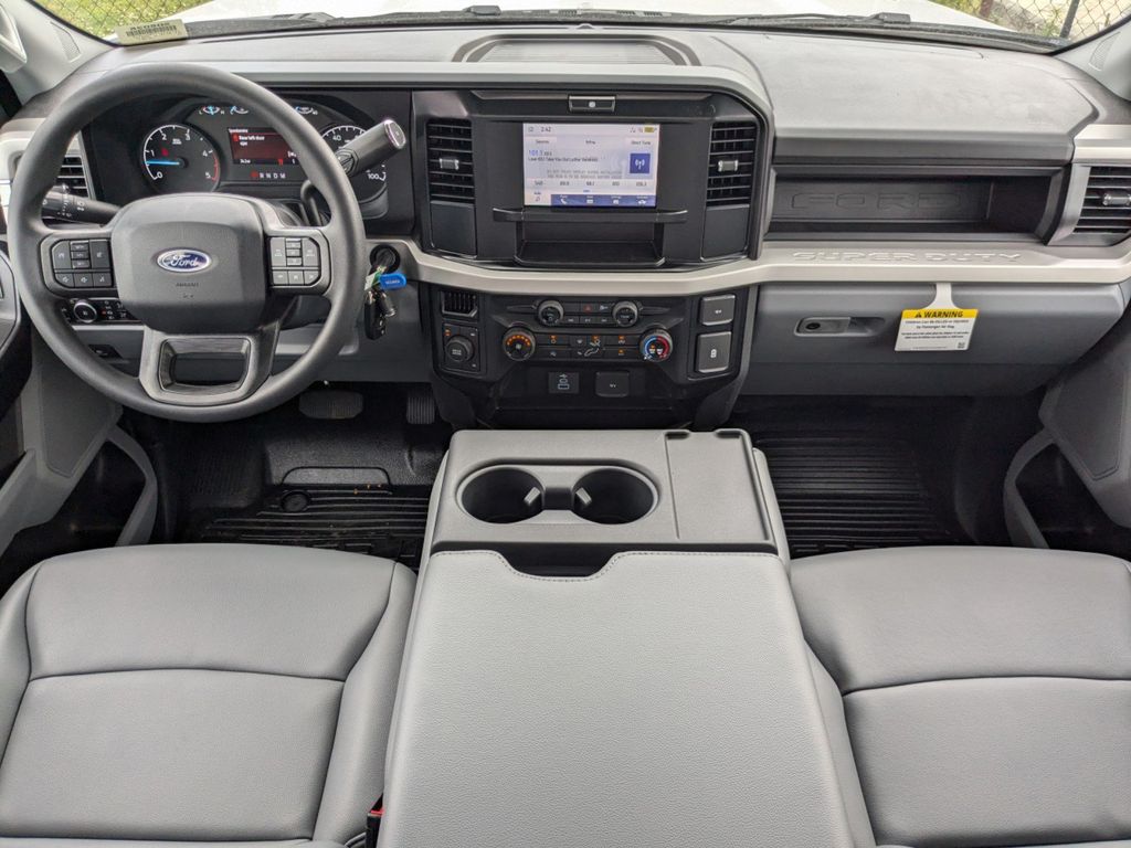 2025 Ford F-350 Super Duty XL