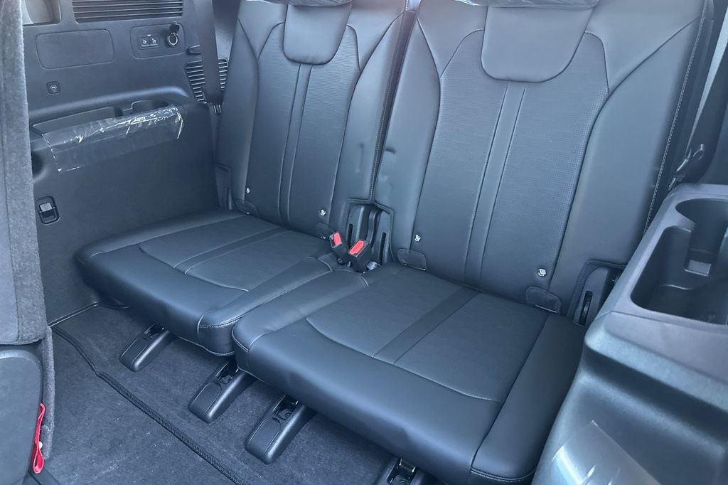 new 2026 Kia Sorento car, priced at $39,265