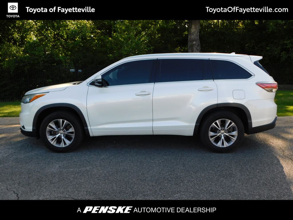Thumbnail: 2015 Toyota Highlander - 2