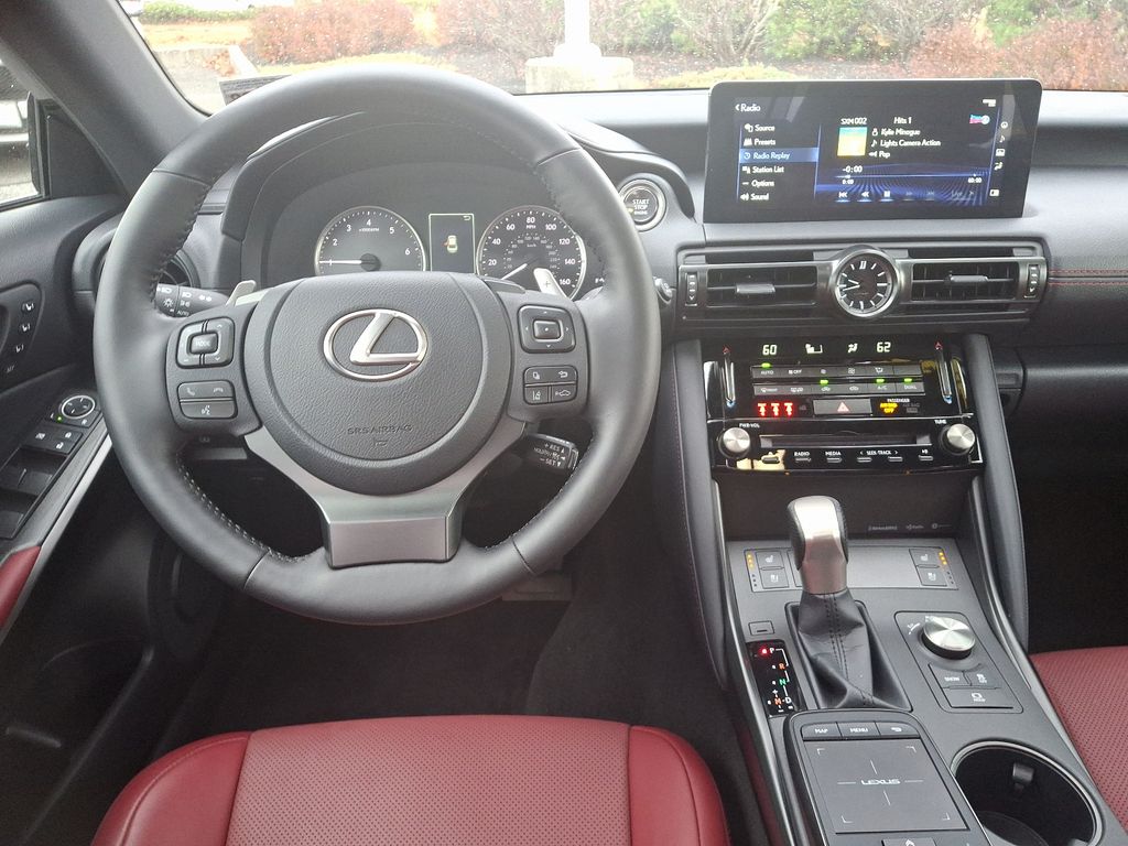 2023 Lexus IS 300 11