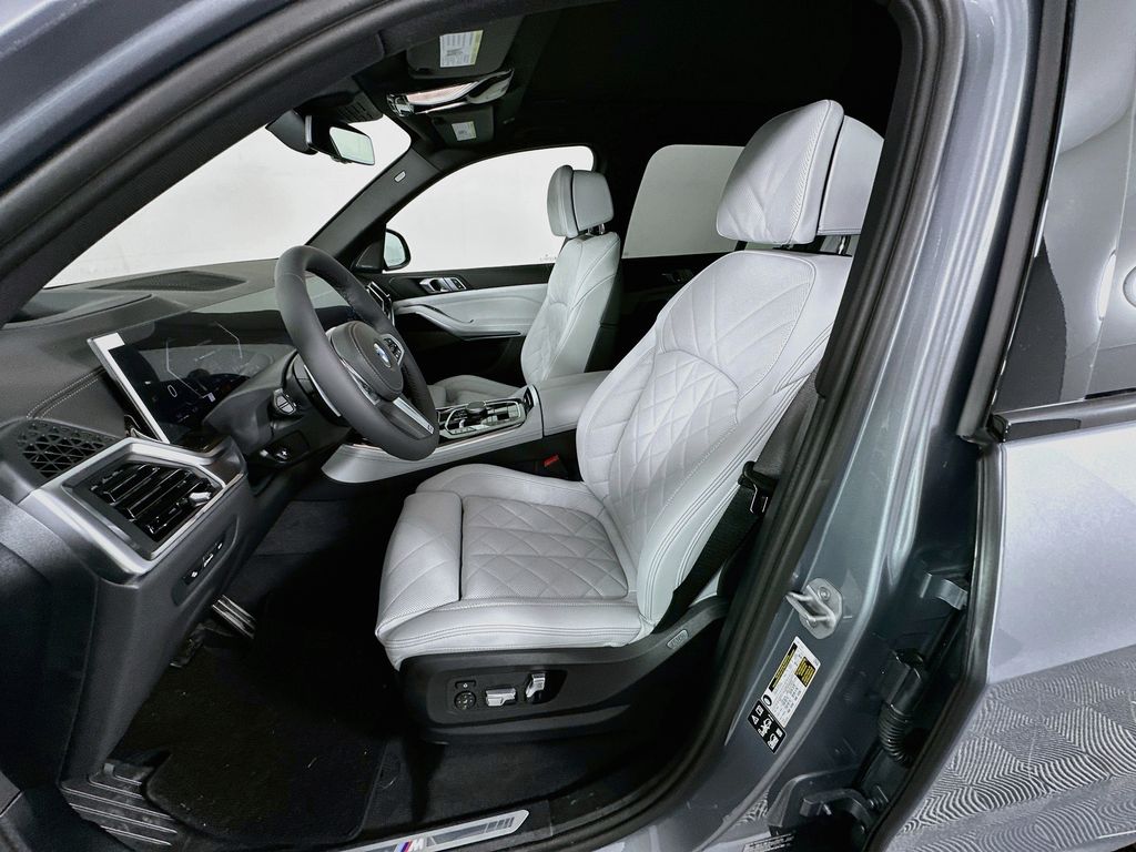 Thumbnail: 2026 BMW X5 - 16