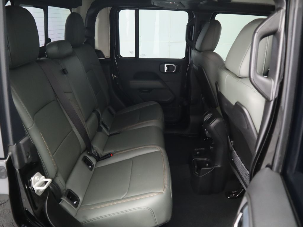 Thumbnail: 2024 Jeep Gladiator - 22