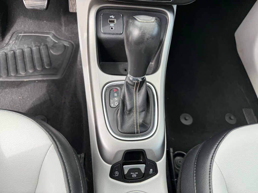 Thumbnail: 2017 Jeep Compass - 21