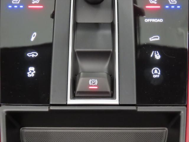 Thumbnail: 2026 Porsche Macan - 28