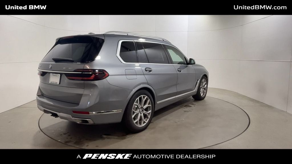 2024 BMW X7 xDrive40i 8