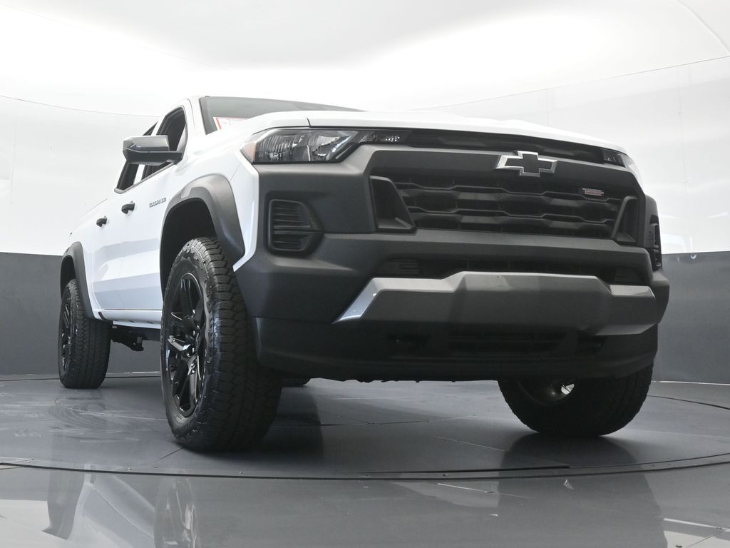 Used 2025 Summit White Chevrolet Trail Boss image 57