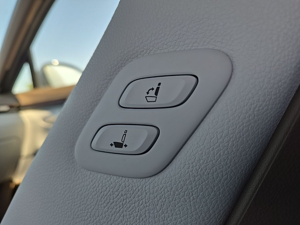 2026 Genesis GV70 Advanced 32