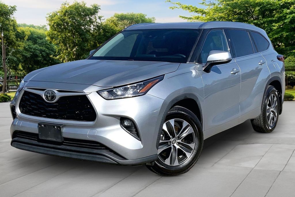 Celestial Silver Metallic 2020 Toyota Highlander SUV / Crossover All-Wheel Drive 8-Speed Automatic