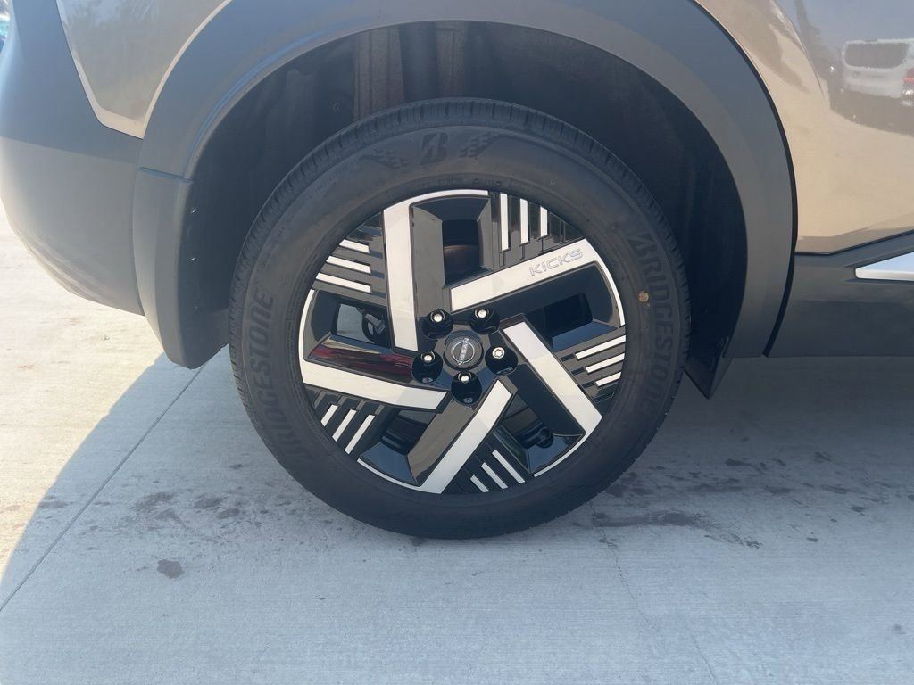 2025 Canyon Bronze Metallic Nissan Kicks SV FWD SUV