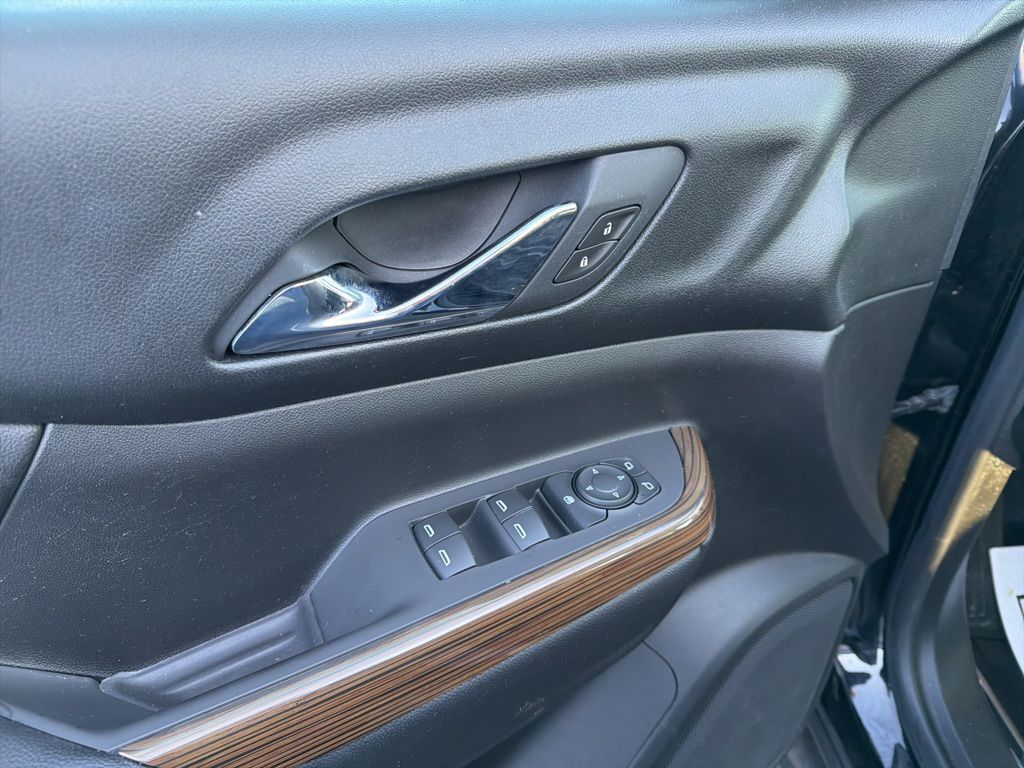 Thumbnail: 2018 GMC Acadia - 27