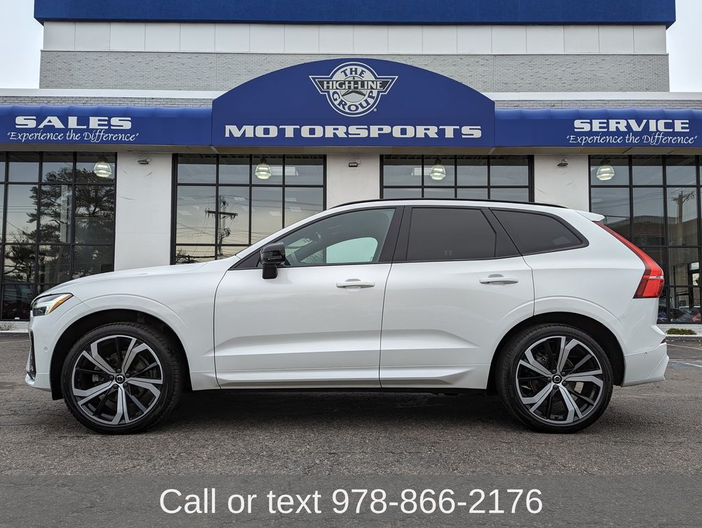 Crystal White Metallic 2022 Volvo XC60 SUV / Crossover All-Wheel Drive Automatic