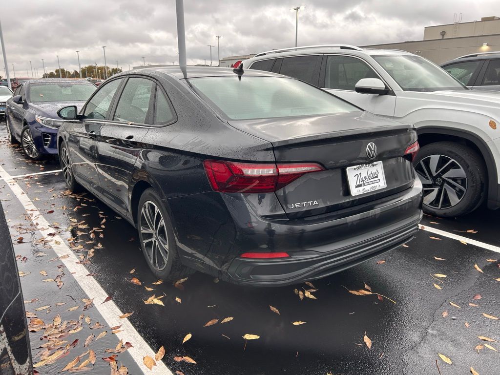 2022 Volkswagen Jetta 1.5T Sport 2