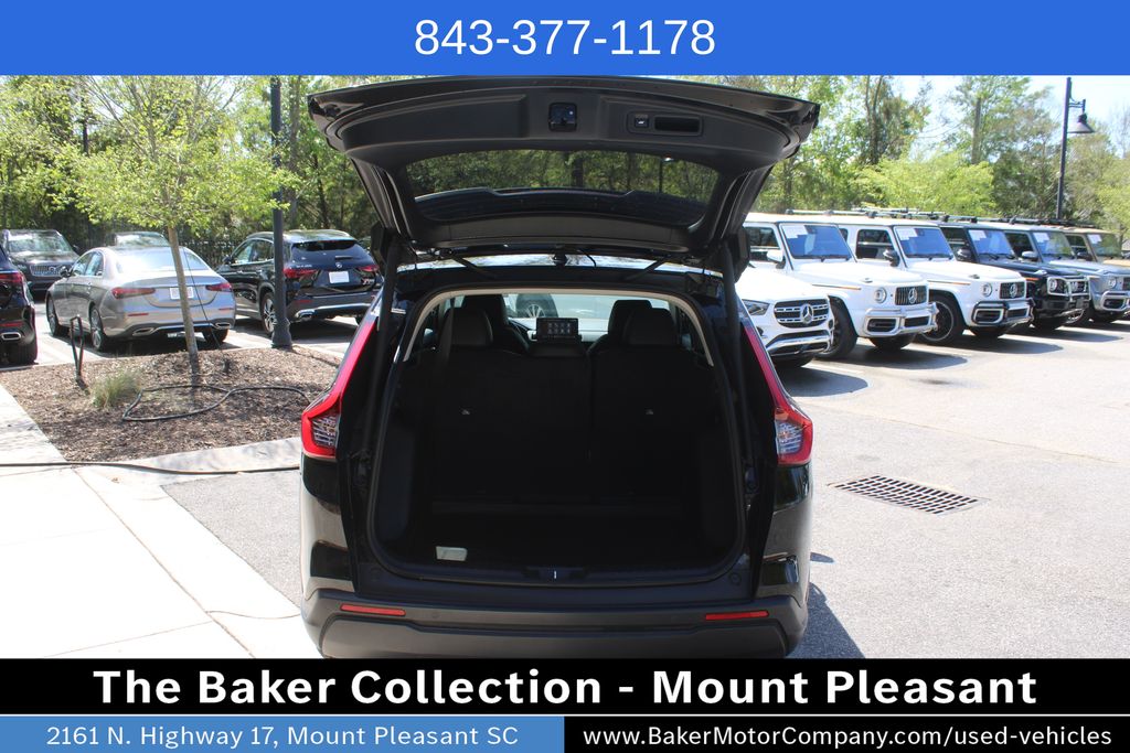 View vehicle photo 7