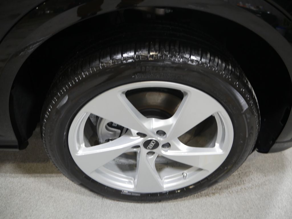 Thumbnail: 2025 Audi Q5 - 15