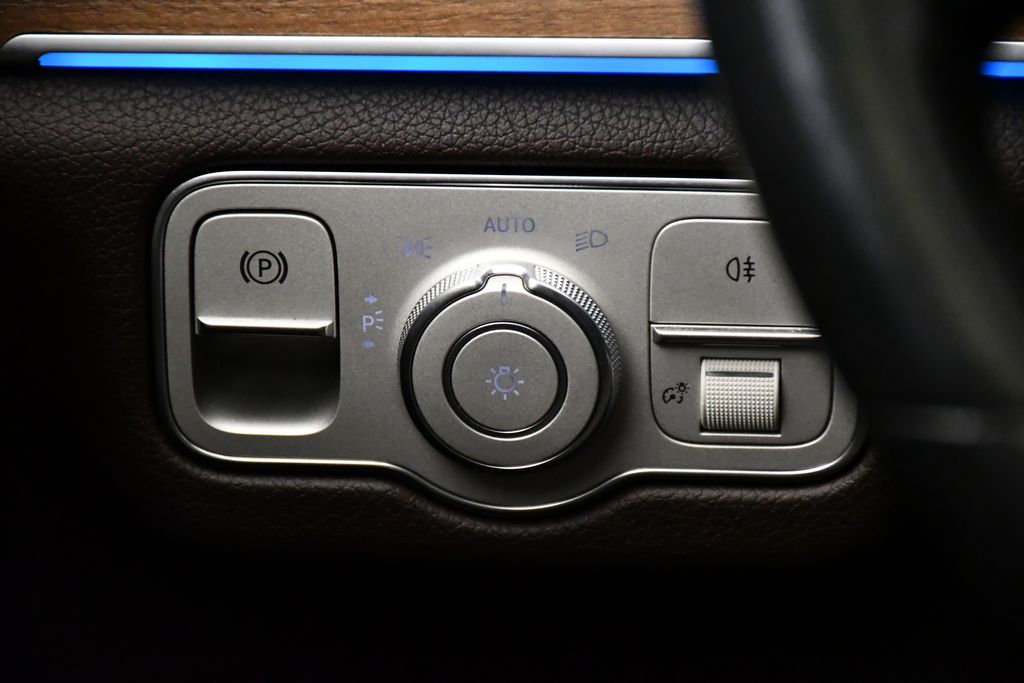 Thumbnail: 2022 Mercedes-Benz GLS - 21