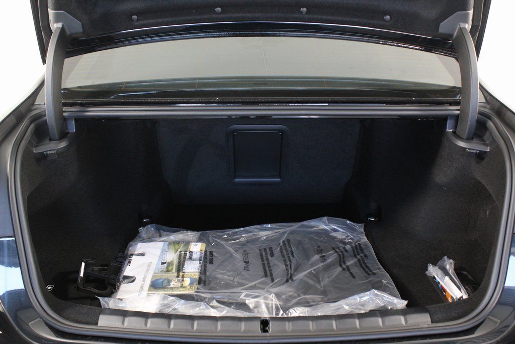 Thumbnail: 2026 BMW 7 Series - 8