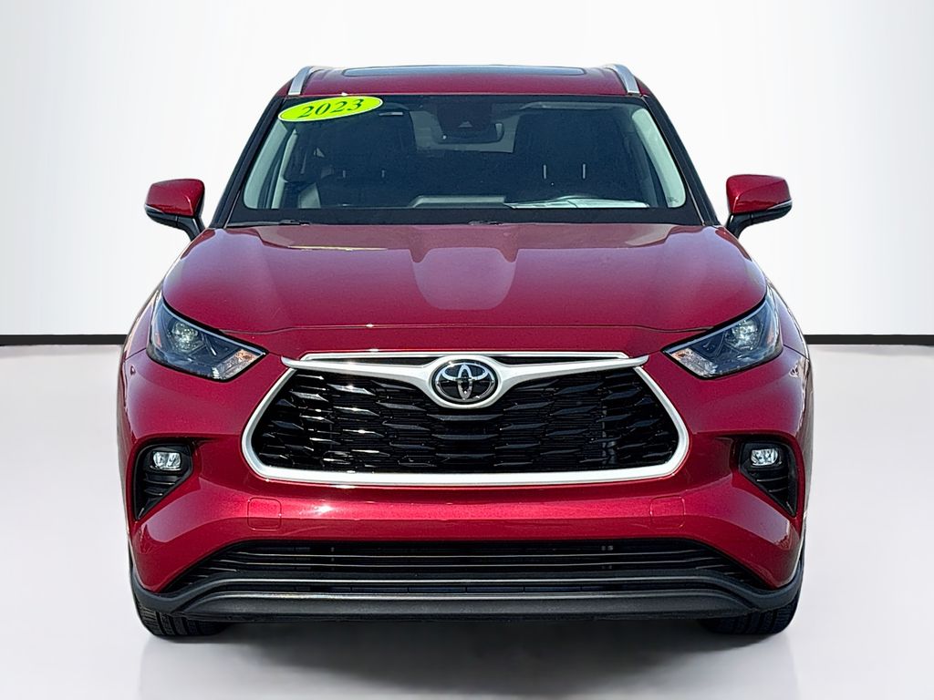 Thumbnail: 2023 Toyota Highlander - 2