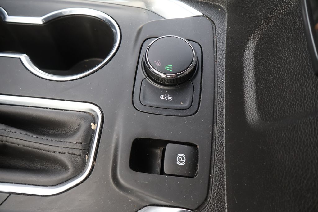 Thumbnail: 2019 Chevrolet Traverse - 27