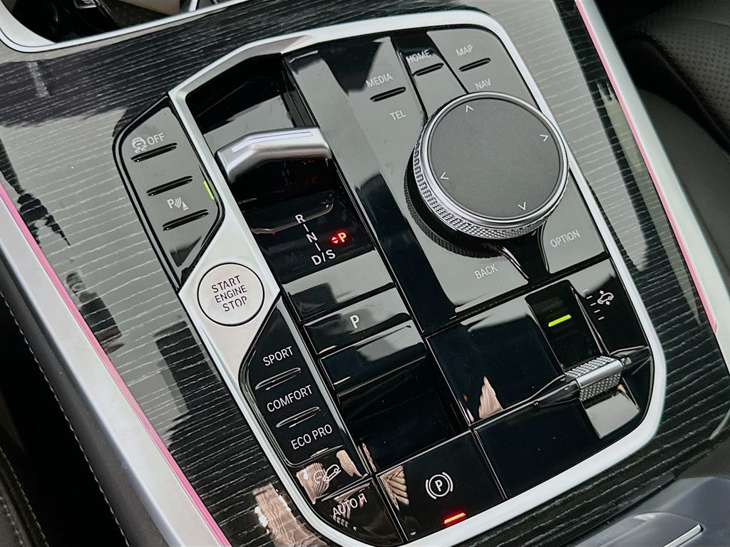 2023 BMW X7 xDrive40i 17