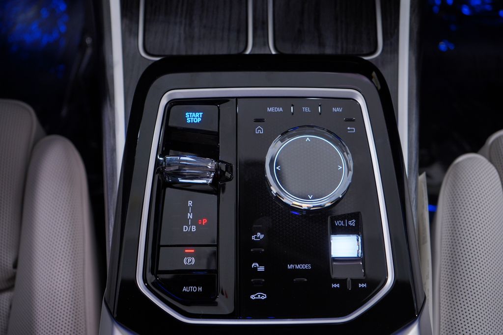 Thumbnail: 2026 BMW i7 - 13