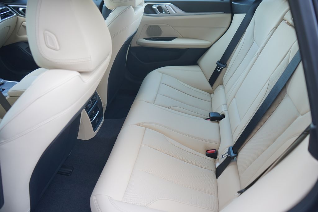2025 BMW i4 xDrive40 19