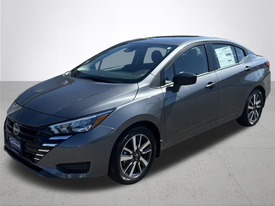 2025 Nissan Versa 1.6 S photo 2