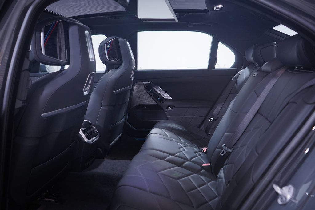 Thumbnail: 2026 BMW i7 - 9