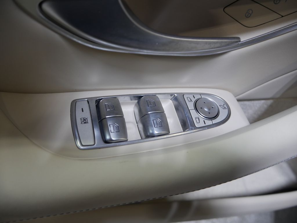 Thumbnail: 2022 Mercedes-Benz AMG GT - 18