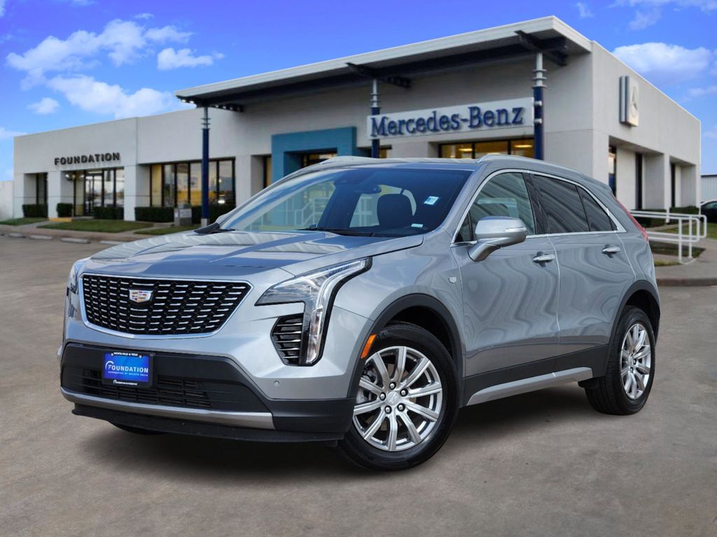 2023 Cadillac XT4 Premium Luxury 1