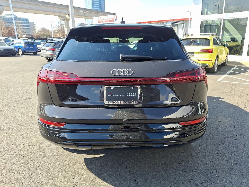 Thumbnail: 2024 Audi Q8 e-tron - 5
