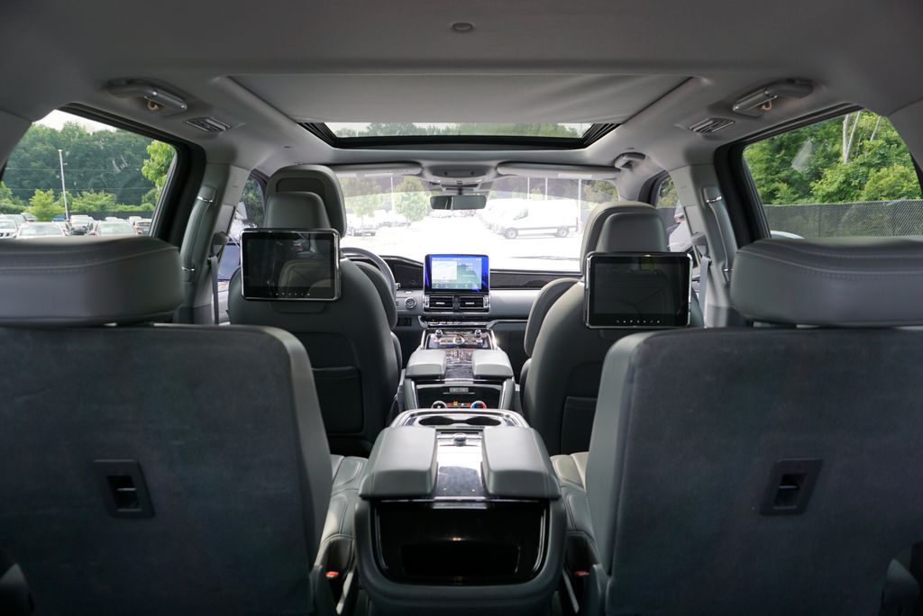 Thumbnail: 2019 Lincoln Navigator - 18