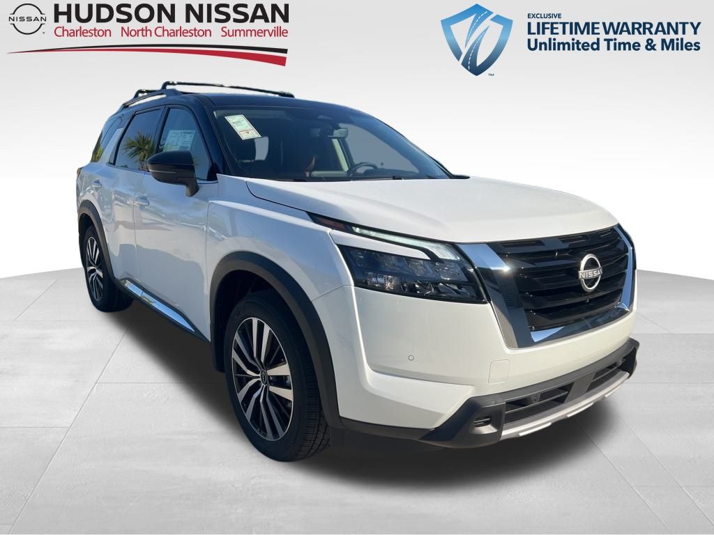 2025 Everest White Pearl Tricoat/Super Black Nissan Pathfinder Platinum SUV