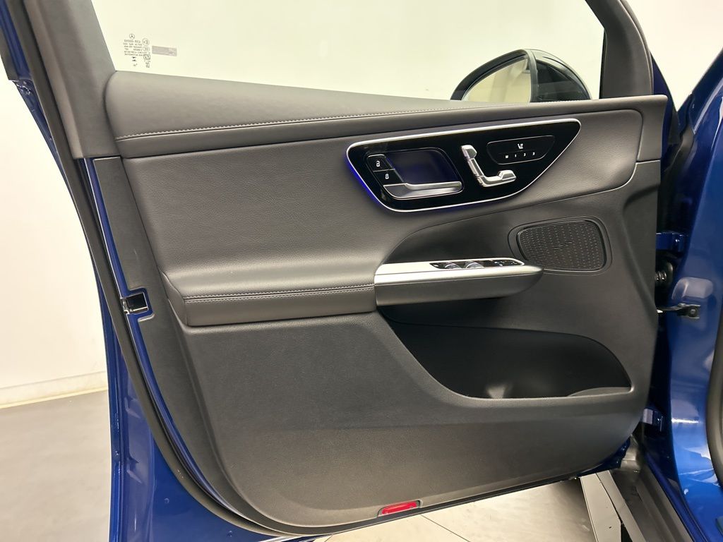 Thumbnail: 2026 Mercedes-Benz GLC - 11