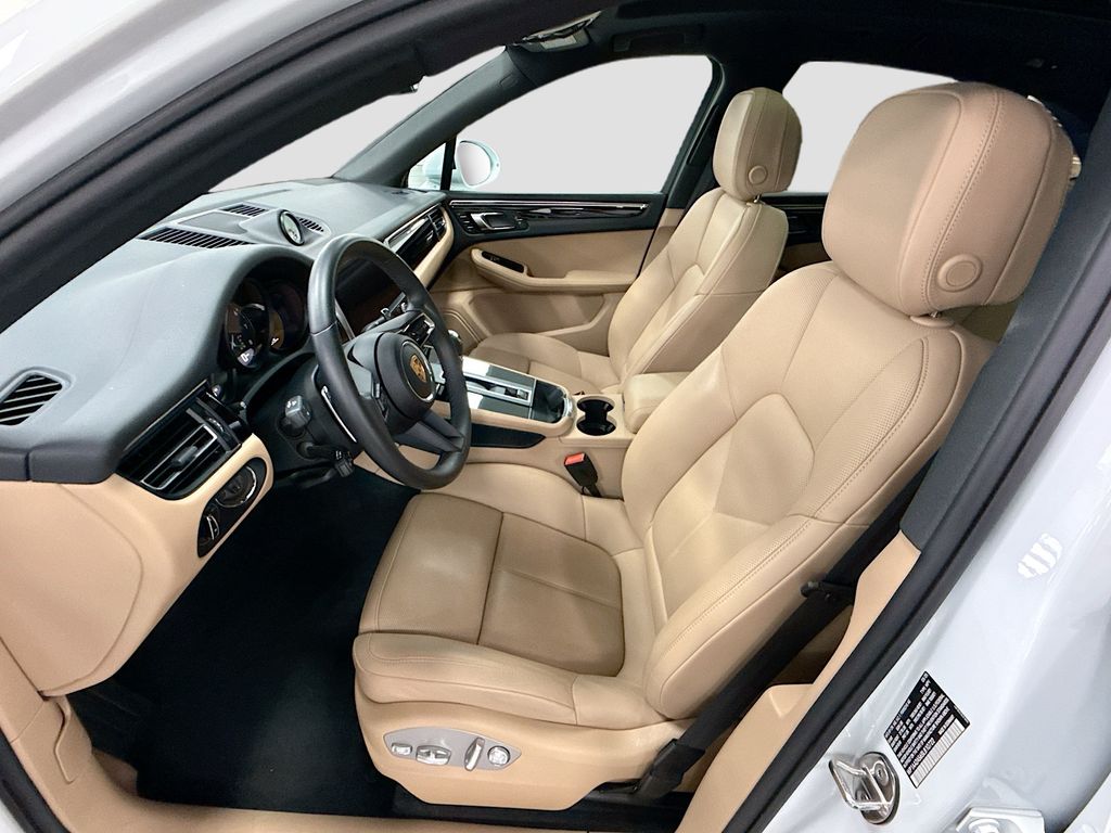 Thumbnail: 2025 Porsche Macan - 5